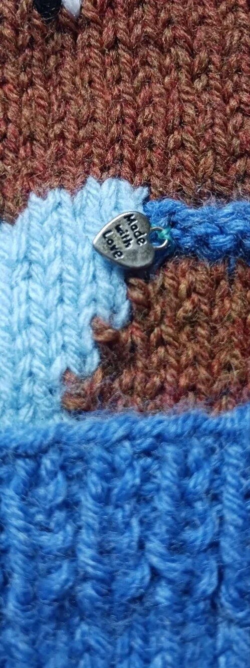 Handknit Puppy Sweater - Picture 4 of 4